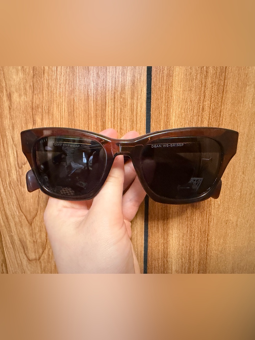 DIFF Whiskey Grey Polarized Sunglasses - Picture 4 of 9